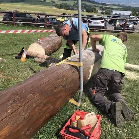 Malinko dobrousit a šup jeřábem do patek.